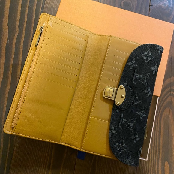 Louis Vuitton Amelia Wallet - Picture 2 of 4